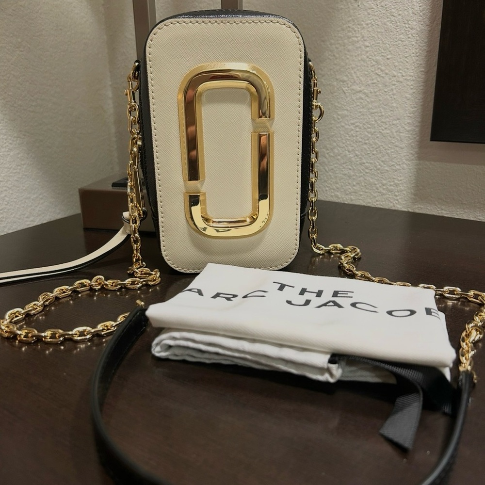 📌RARE!! Marc Jacobs Hot Shot Crossbody Bag